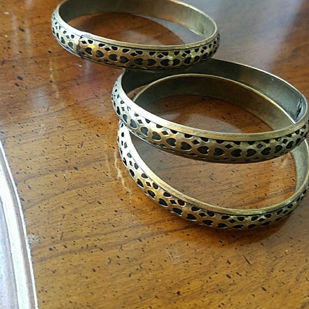 Gold heart bangle bracelets